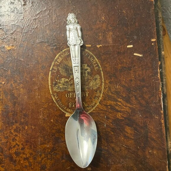 Collectible Set of Dionne Quintuplets Spoons - Picture 9 of 14